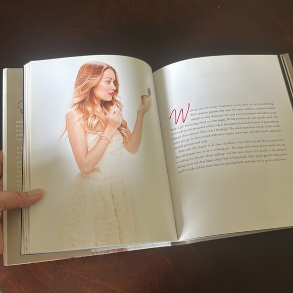 Lauren Conrad Books - Picture 4 of 5